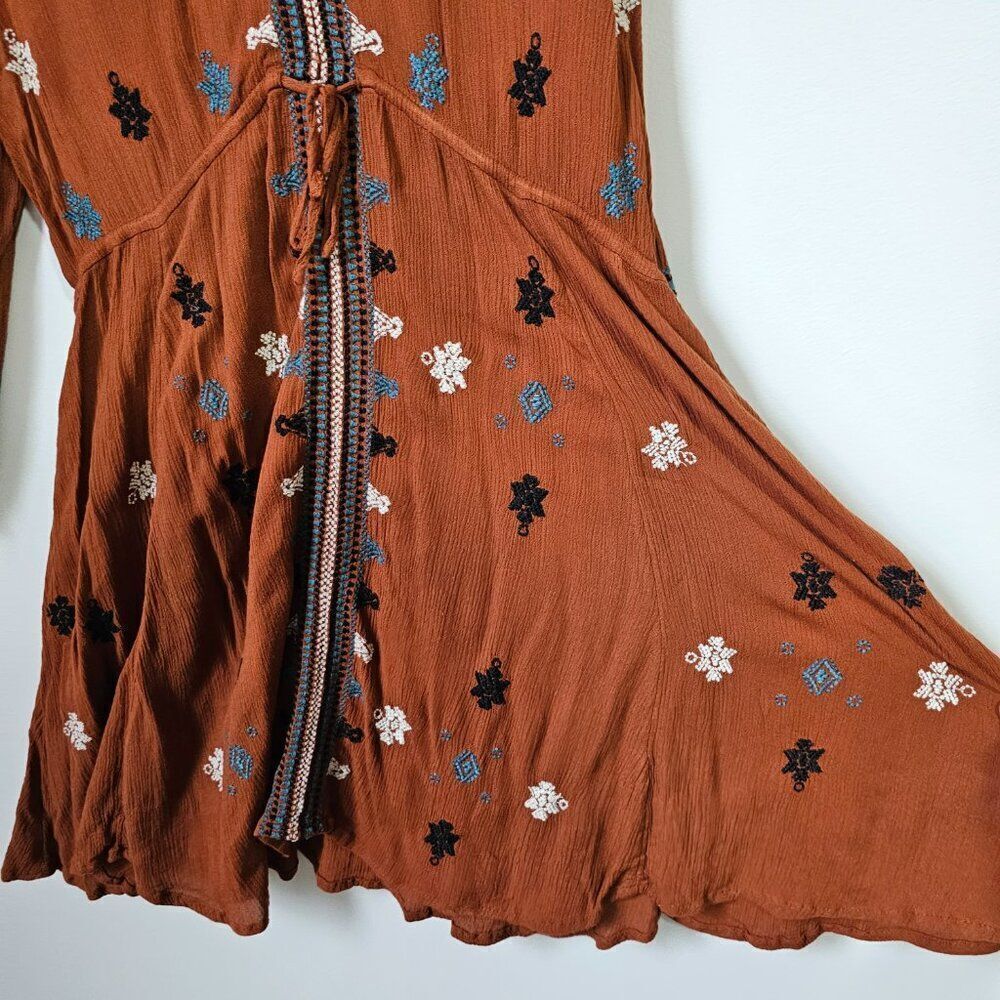 EUC FREE PEOPLE BOHO RUST EMBROIDERED SHORT DRESS SIZE M - Picture 4 of 16